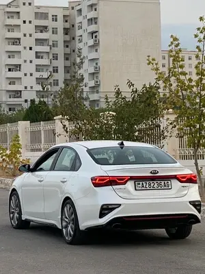 Kia Forte thumbnail 4