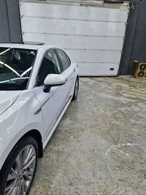Toyota Camry thumbnail 6