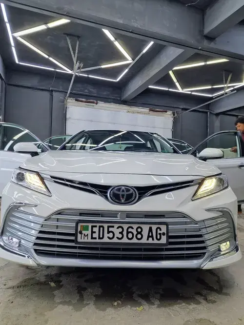 Toyota Camry — 10/10