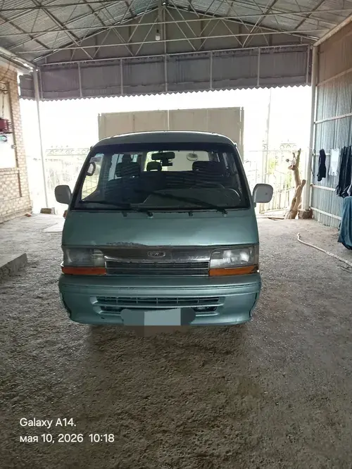Toyota Hiace — 1/3