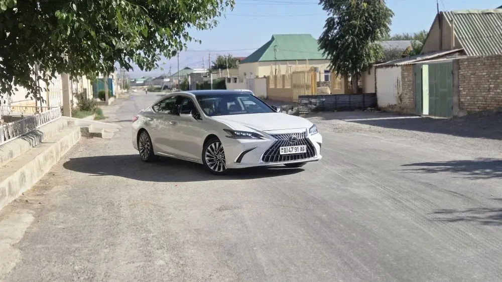 Lexus ES 350 — 1/9