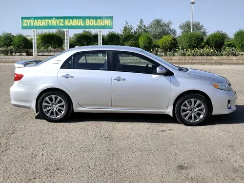 Toyota Corolla — 2/9