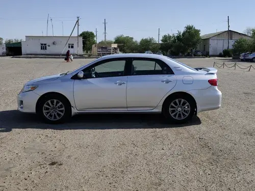 Toyota Corolla — 6/9
