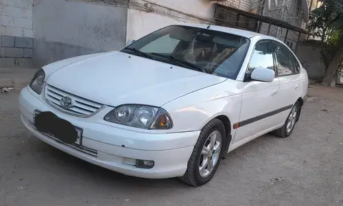 Toyota Avensis — 1/2