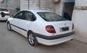 Toyota Avensis thumbnail 2