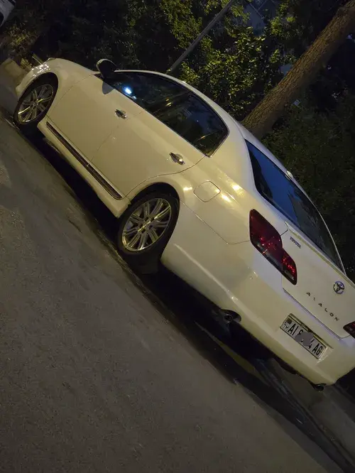 Toyota Avalon — 1/5