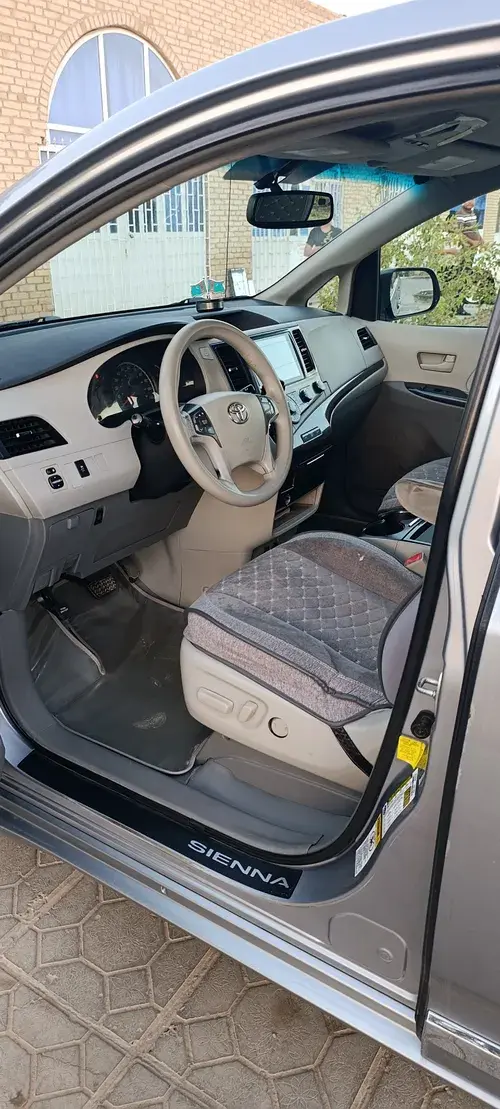 Toyota Sienna — 6/10