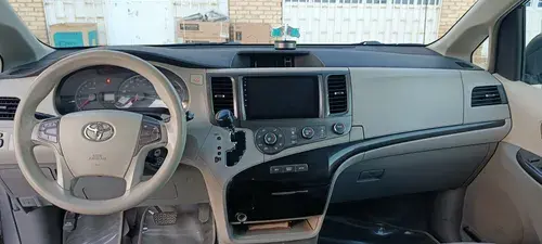 Toyota Sienna — 7/10