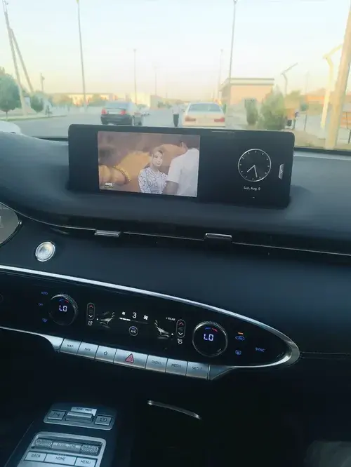 Genesis GV70 — 4/9