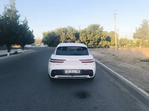 Genesis GV70 — 2/9