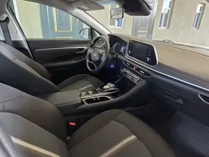 Hyundai Sonata thumbnail 6