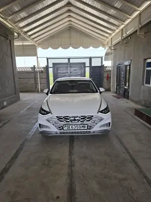 Hyundai Sonata thumbnail 2