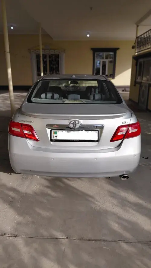 Toyota Camry — 4/7