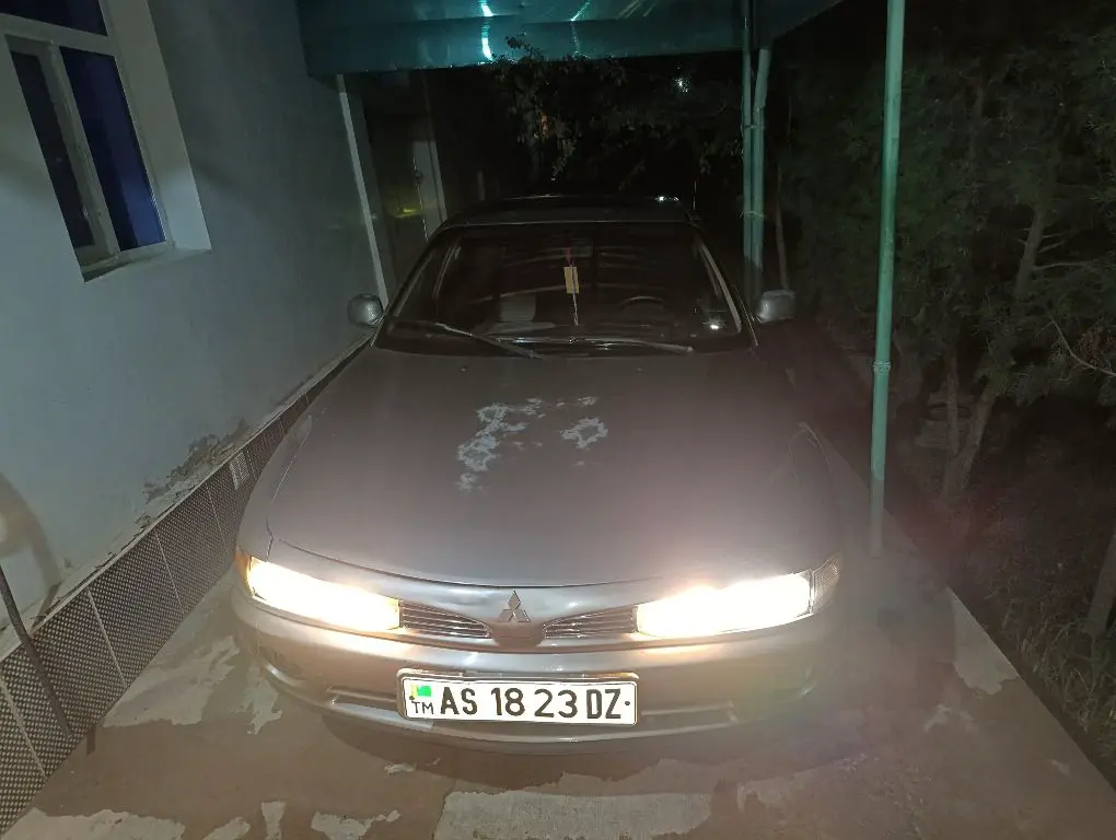 Mitsubishi Galant — 1/10