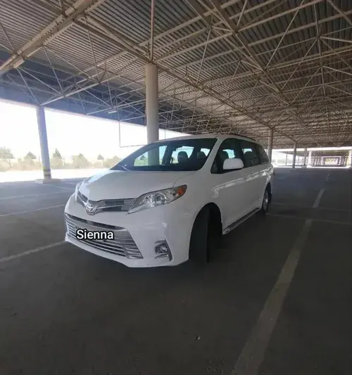 Toyota Sienna — 2/6