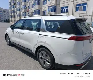 Kia Carnival thumbnail 3