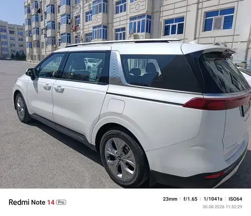 Kia Carnival — 3/5
