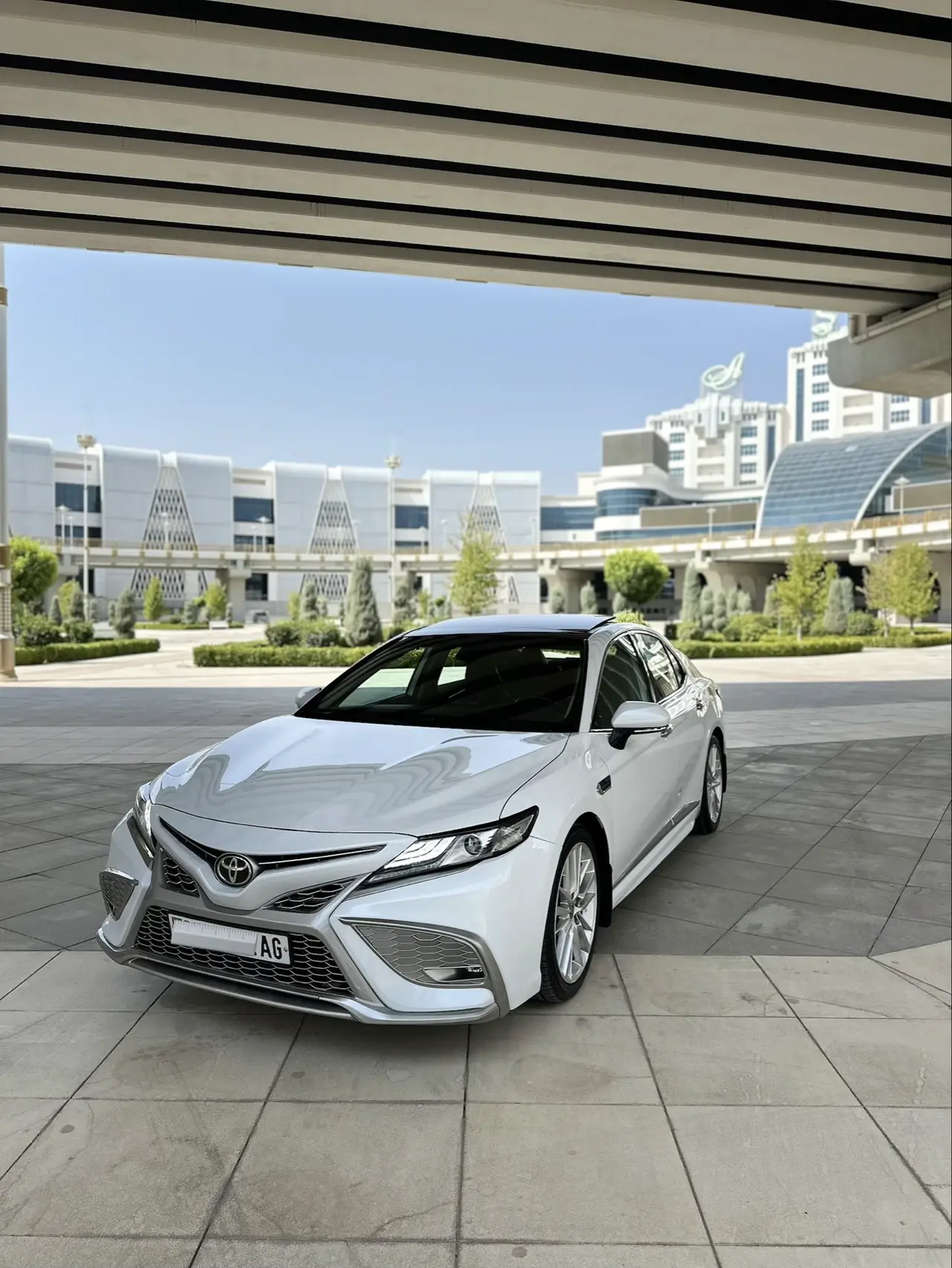 Toyota Camry — 1/8