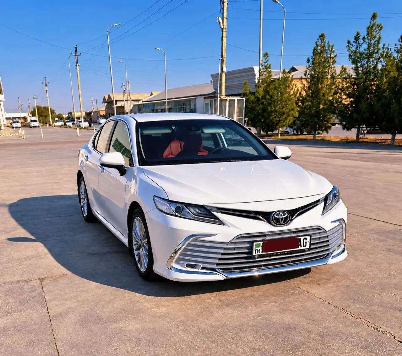Toyota Camry — 1/2