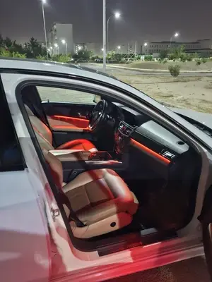 Mercedes-Benz E350 thumbnail 7