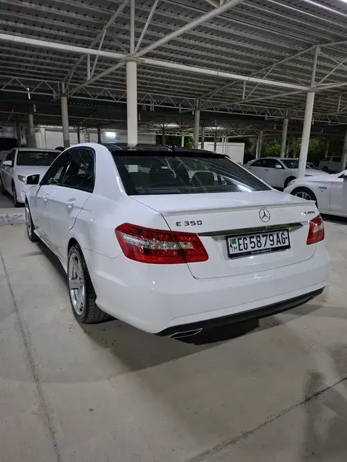 Mercedes-Benz E350 — 4/9