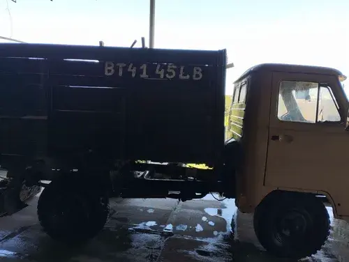 UAZ Profi — 1/4