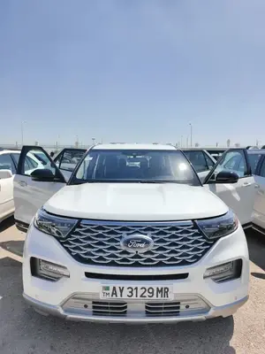 Ford Explorer thumbnail 1