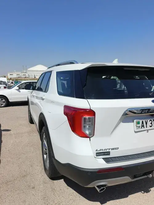 Ford Explorer — 8/10