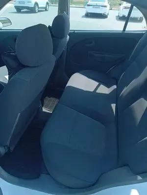 Kia Rio thumbnail 4