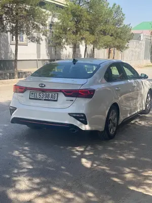 Kia Forte thumbnail 7