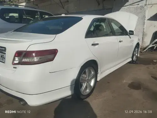 Toyota Camry — 3/7