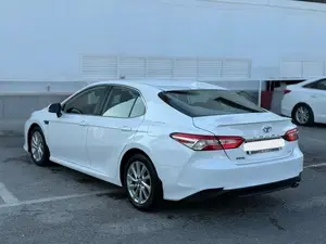 Toyota Camry thumbnail 6
