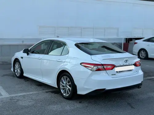 Toyota Camry — 6/10