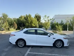 Toyota Camry thumbnail 8