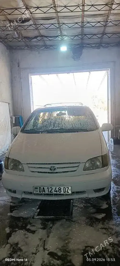 Toyota Sienna — 1/4