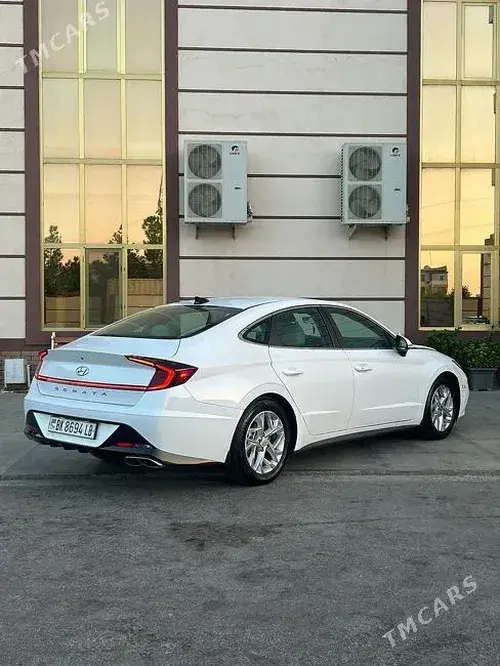 Hyundai Sonata — 3/7