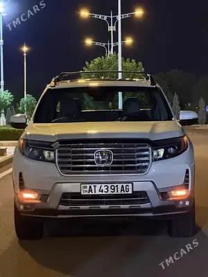 Honda Ridgeline thumbnail 1