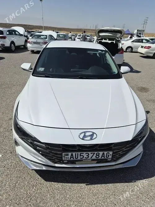 Hyundai Elantra — 1/10