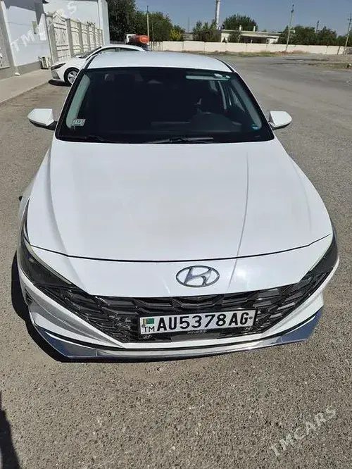 Hyundai Elantra — 10/10