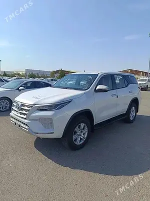 Toyota Fortuner thumbnail 7