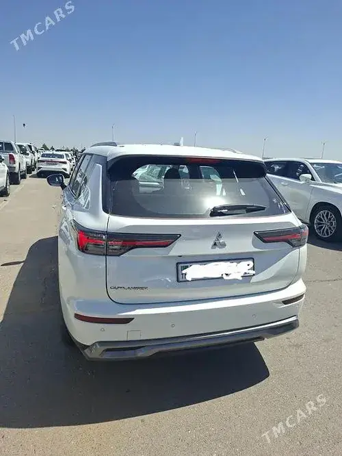 Mitsubishi Outlander — 2/10