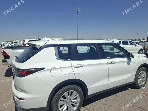 Mitsubishi Outlander — 3/10