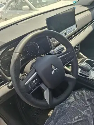 Mitsubishi Outlander thumbnail 7