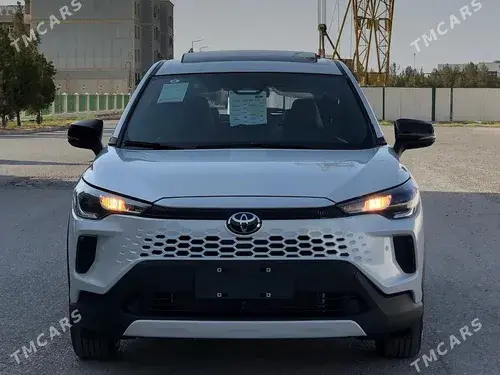 Toyota Corolla Cross — 2/10