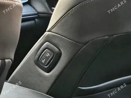 Toyota Camry — 4/10