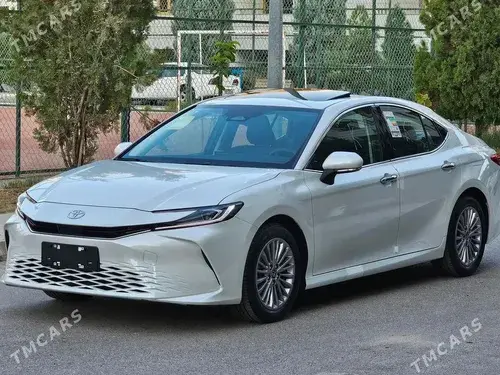 Toyota Camry — 7/10