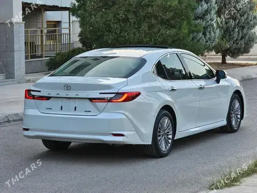 Toyota Camry — 9/10