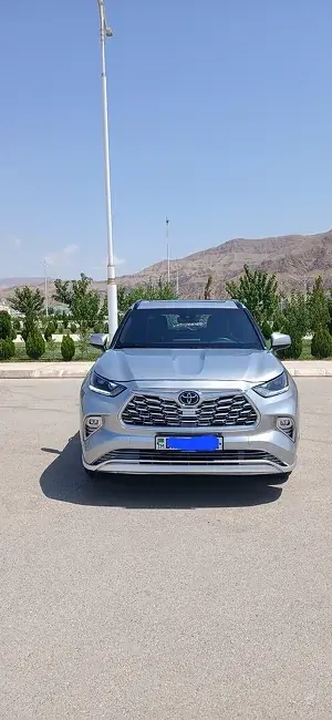 Toyota Highlander thumbnail 4