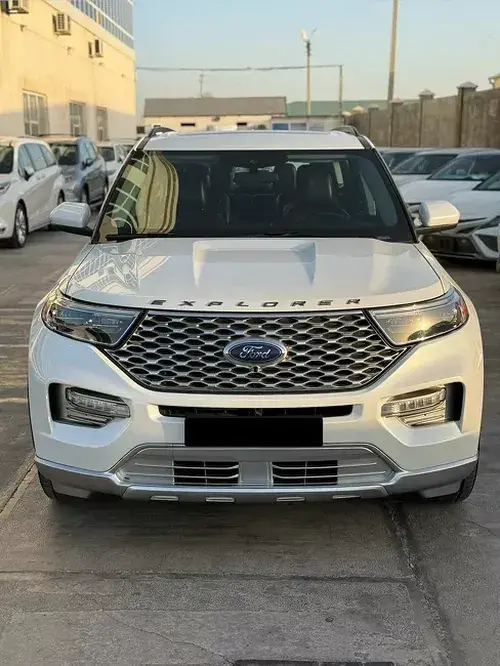 Ford Explorer — 1/9
