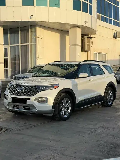 Ford Explorer — 3/9